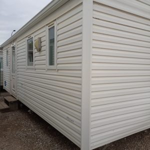 Casa prefabricada movil economica IRM de 8x3 metros en Badajoz.