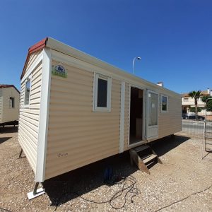 Casa prefabricada movil barata IRM de 8.5x4 metros en Granada.