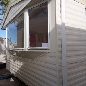 Casa movil  prefabricada usada Cosalt de 10.5x4 metros en Sevilla.