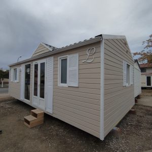 Mobil home prefabricada de segunda mano Lousiane de 8x4 metros en Jerez.