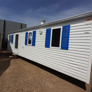 Mobil home prefabricada de ocasion Ridoreve de 8x4 metros en Dos Hermanas.