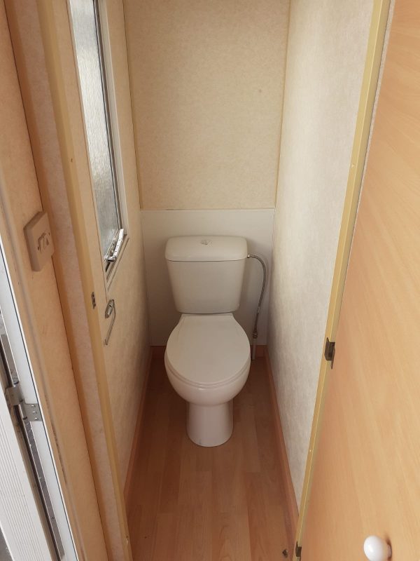 MOBIL HOME PREFABRICADA ECONOMICA INGLESA DE 8X3 METROS EN HUELVA. - Imagen 6