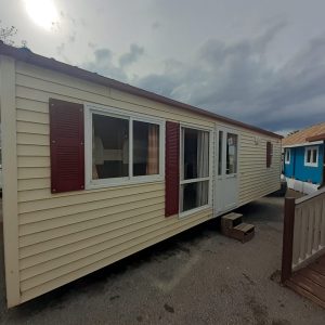 CASA MOVIL PREFABRICADA BARATA ROLLER DE 8.5X4 METROS EN MALAGA.