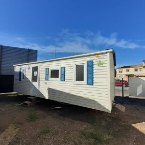 CASA MOVIL PREFABRICADA BARATA ROLLER FIDJI DE 7.5X4 METROS EN HUELVA.