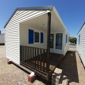 CASA MOVIL PREFABRICADA BARATA LOUSIANE DE 8X4 METROS EN CACERES.