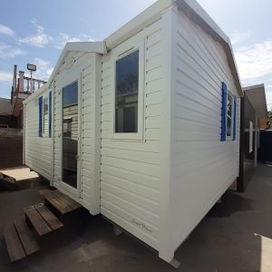 CASA MOVIL PREFABRICADA BARATA BARATA IRM SUPER VENUS DE 6.15X4 METROS EN BADAJOZ.