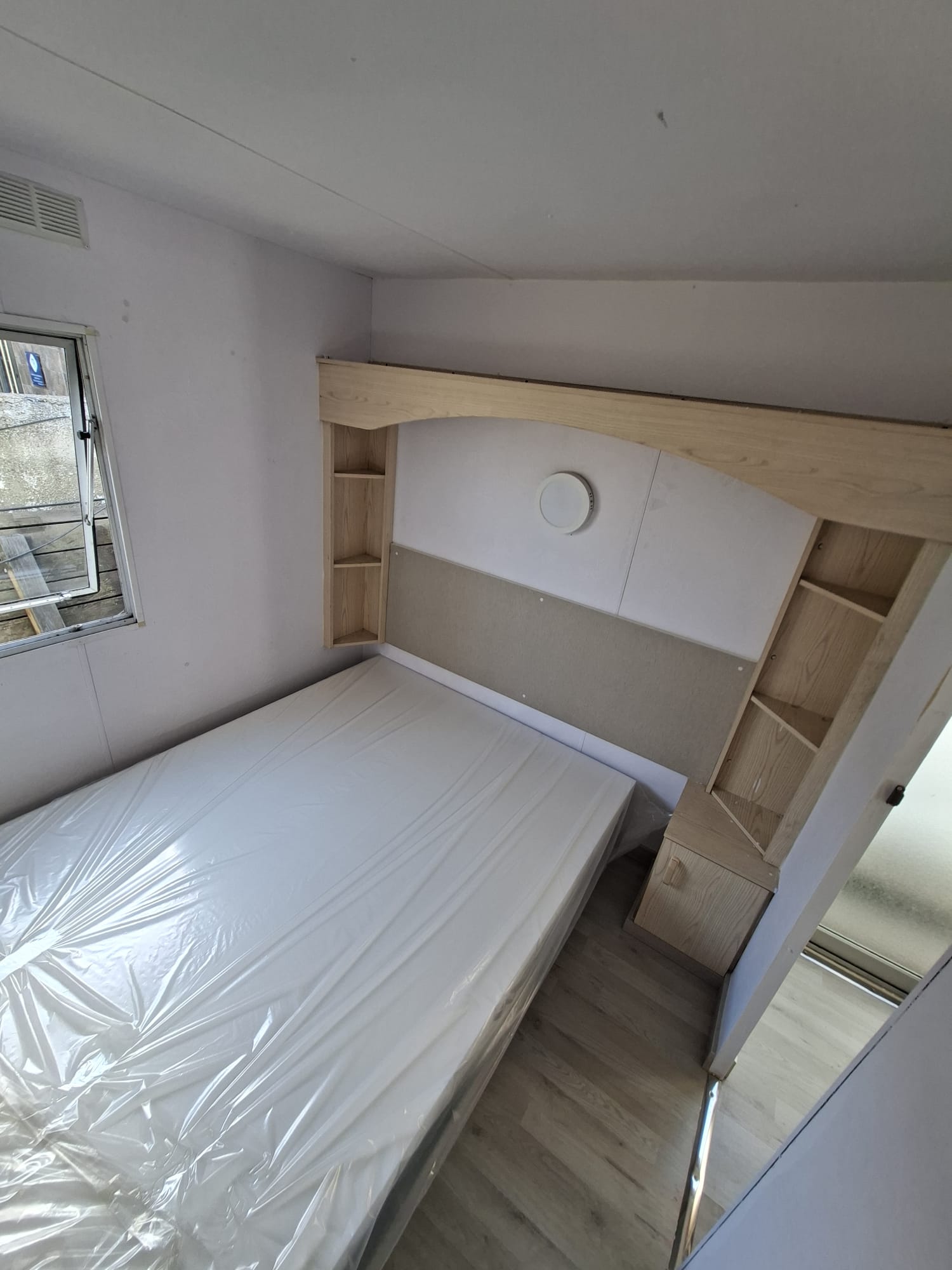 MOBIL HOME PREFABRICADA BARATA WILLERBY DE 8.5X3 METROS EN MALAGA. - Imagen 4