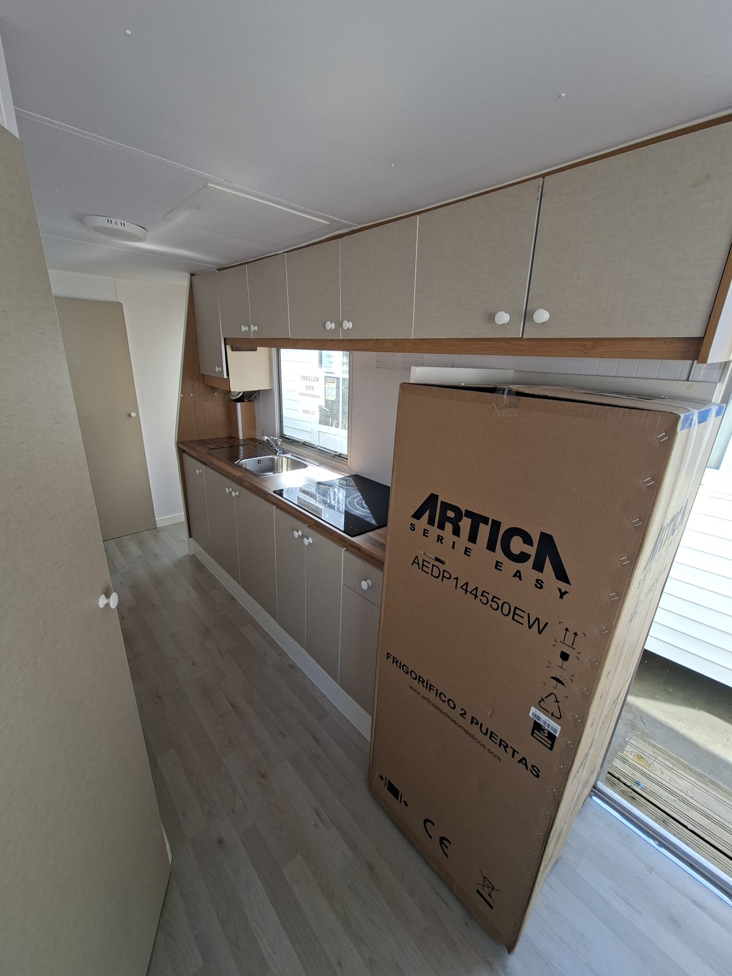 MOBIL HOME PREFABRICADA BARATA WILLERBY DE 8.5X3 METROS EN MALAGA. - Imagen 7