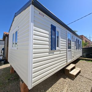 MOBIL HOMES PREFABRICADA BARATA TRIGANO DE 8X4 METROS EN CARMONA.