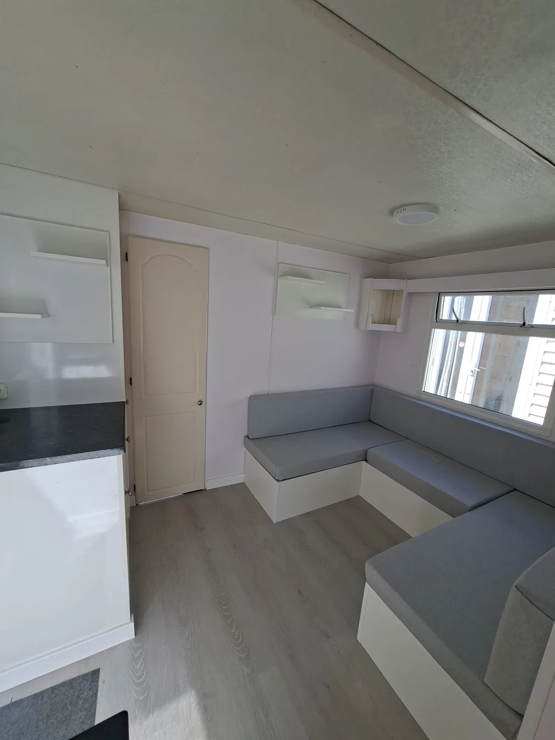 MOBIL HOMES PREFABRICADA BARATA ABI RIO VISTA DE 8X3 METROS EN CONIL. - Imagen 2