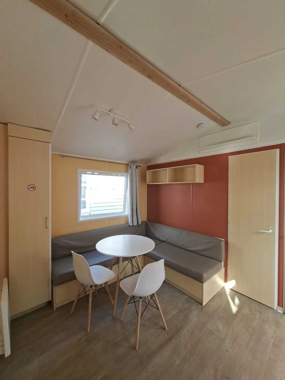 MOBIL HOMES PREFABRICADA BARATA IRM MERCURE FAMILY DE 8X4 METROS EN BADAJOZ. - Imagen 3