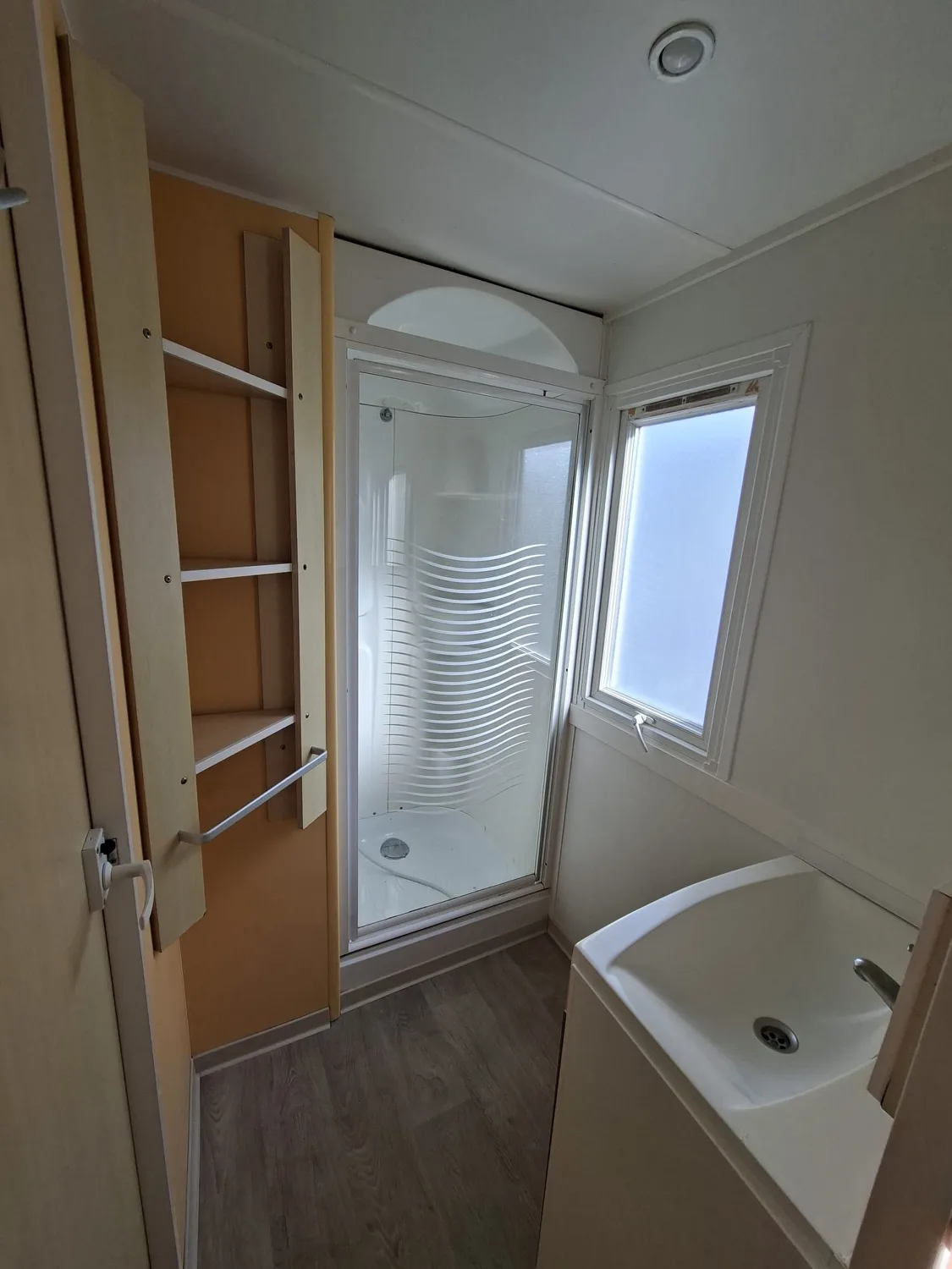 MOBIL HOMES PREFABRICADA BARATA IRM MERCURE FAMILY DE 8X4 METROS EN BADAJOZ. - Imagen 8
